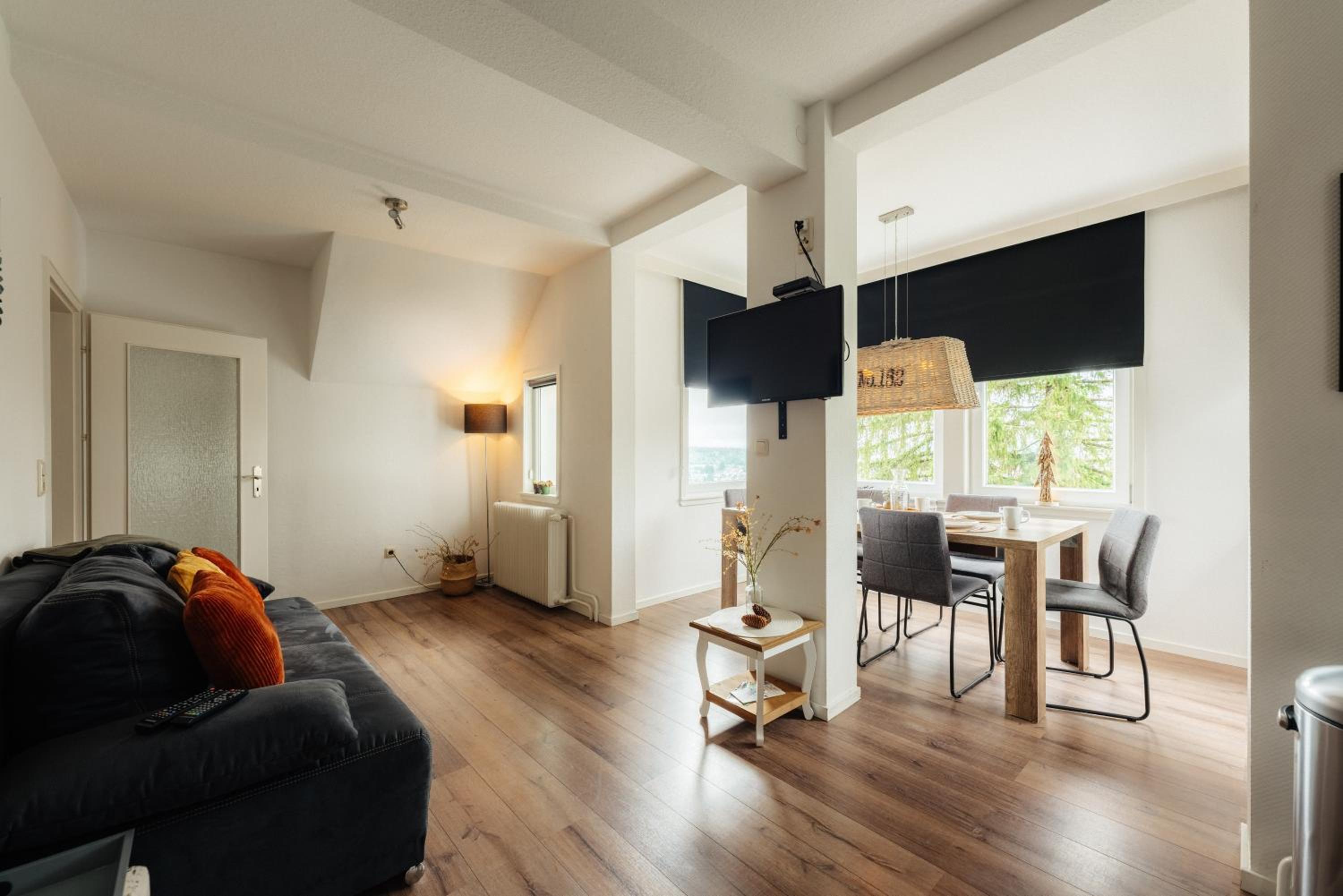 Haus Sonneck - Apartmenthaus - Sonnenterrasse mit Grill - 1-8 Personen - ruhige Lage mit Blick über Braunlage