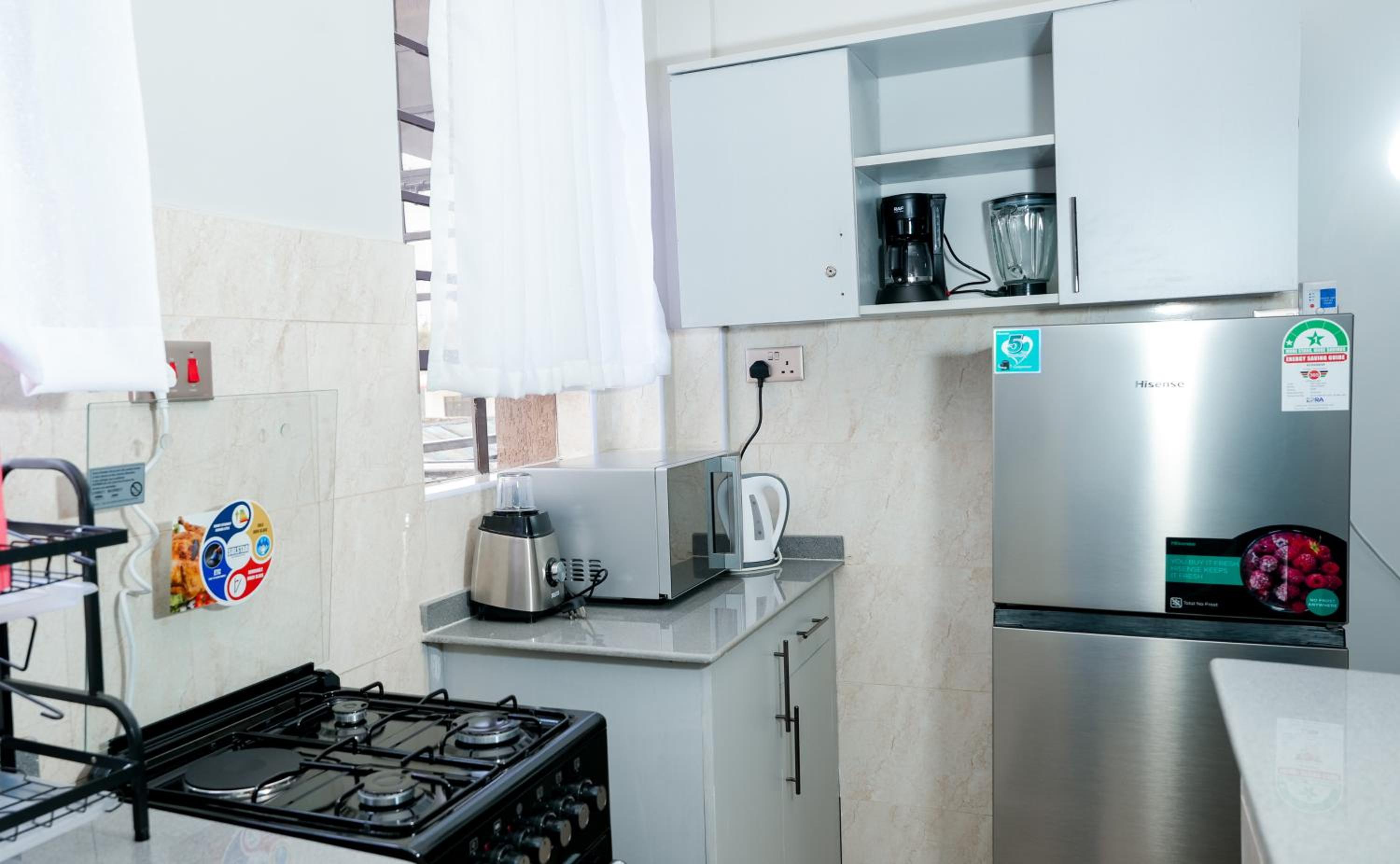 Aries Executive Suites -Executive 1-BR , Secure Parking ,Fast WI-FI , Work desk -F102 view 2