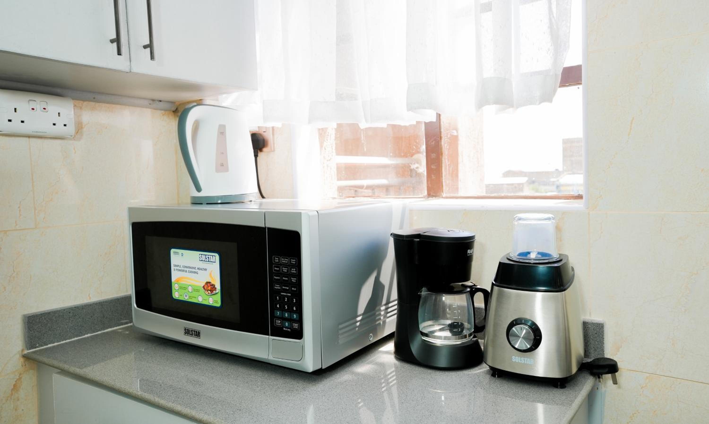 Aries Executive Suites -Executive 1-BR , Secure Parking ,Fast WI-FI , Work desk -F102 view 3