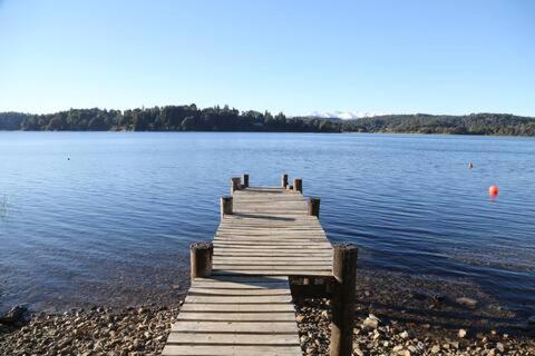 Casa alta vista panoramica lago Moreno, cochera, moderno