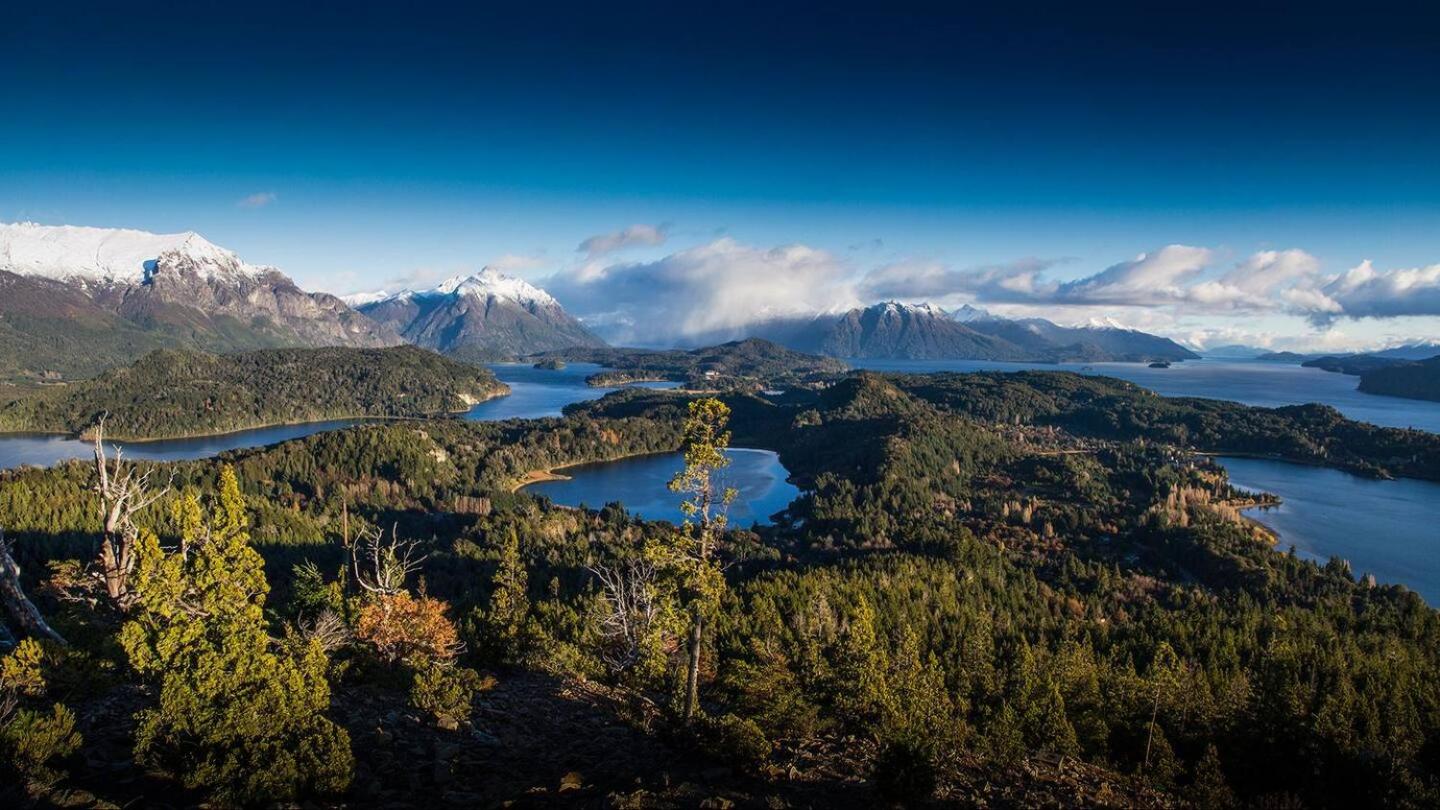 Casa alta vista panoramica lago Moreno, cochera, moderno