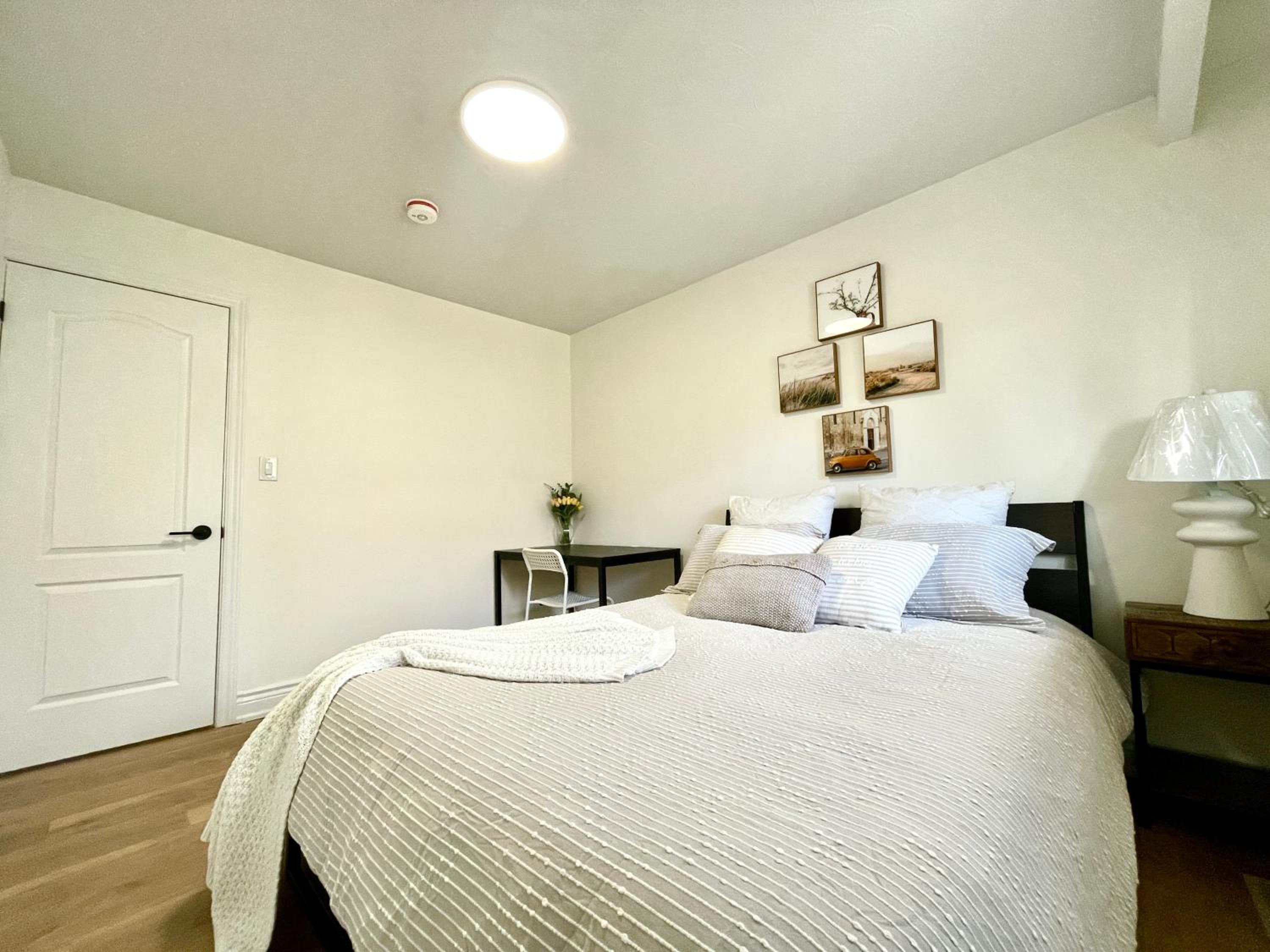 Best Toronto Cozy House 3