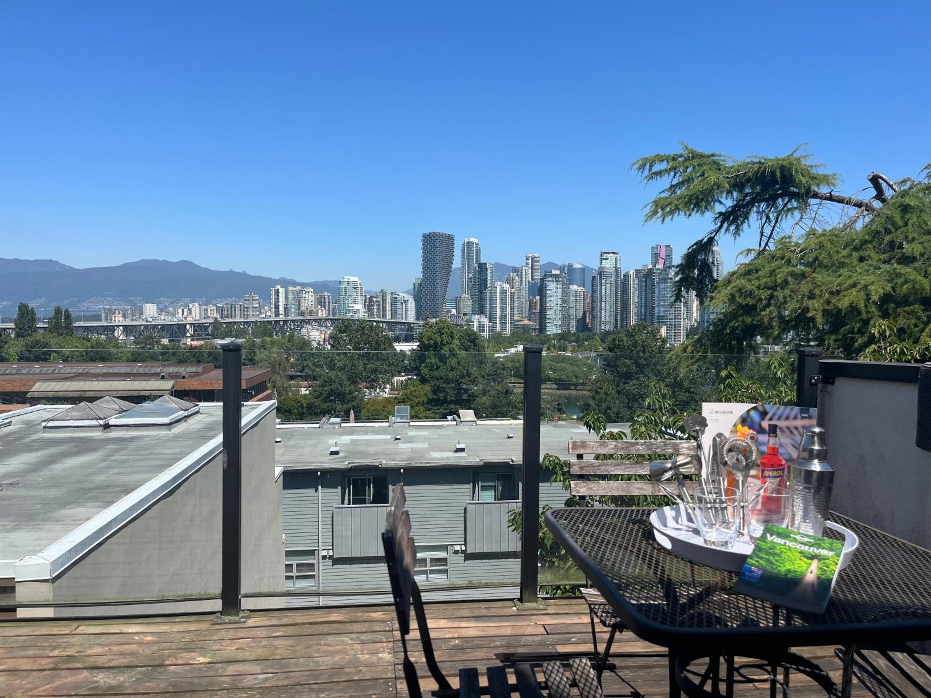 Stunning Skyline Views from a Cozy Apartment