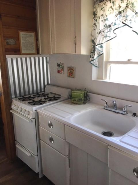 Golden Bear Cottages