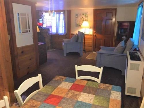Golden Bear Cottages