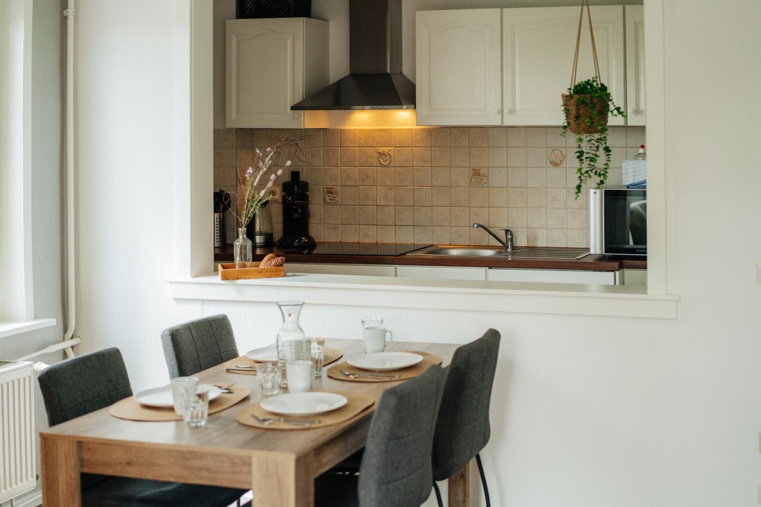 Haus Sonneck - Apartmenthaus - Sonnenterrasse mit Grill - 1-8 Personen - ruhige Lage mit Blick über Braunlage