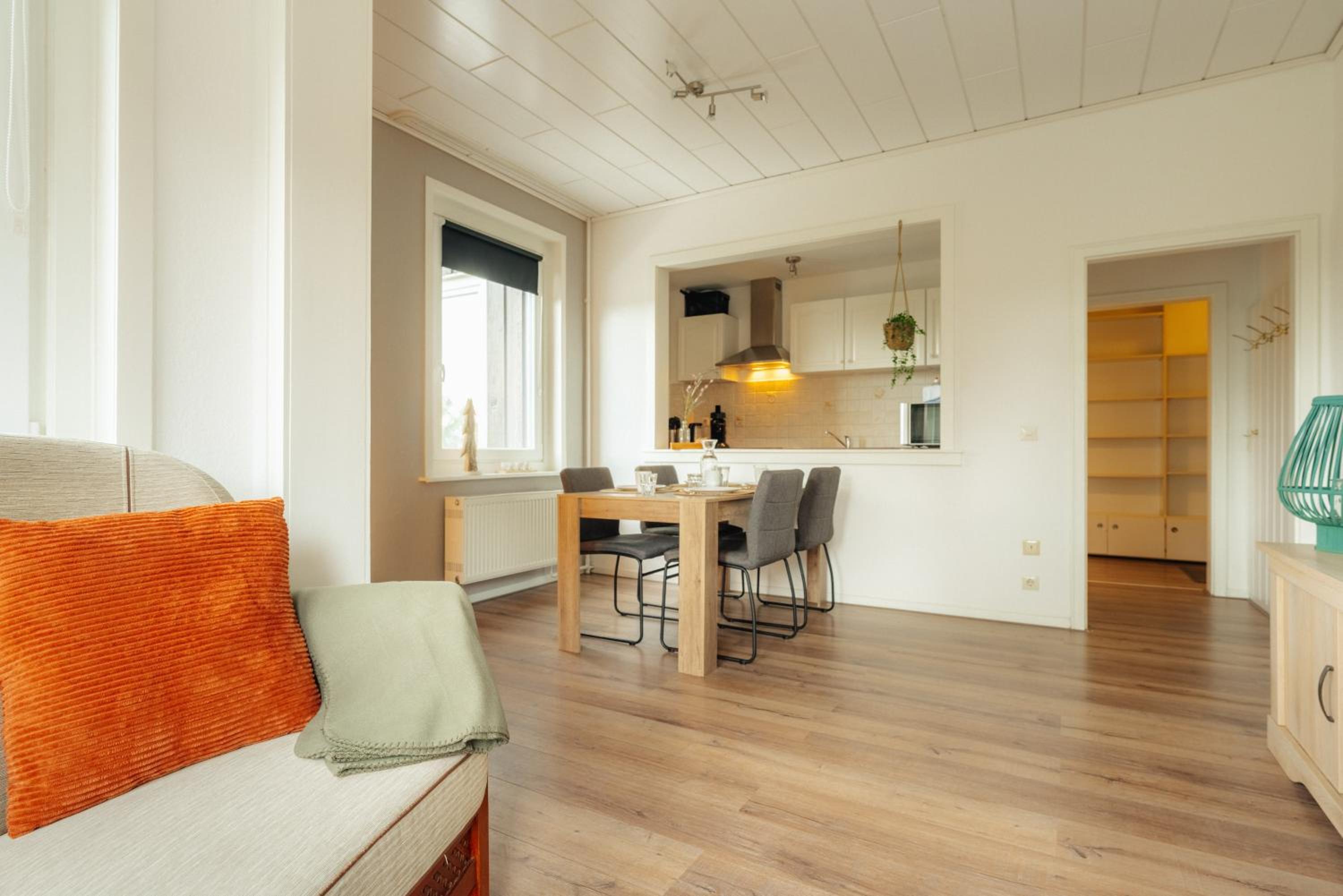 Haus Sonneck - Apartmenthaus - Sonnenterrasse mit Grill - 1-8 Personen - ruhige Lage mit Blick über Braunlage