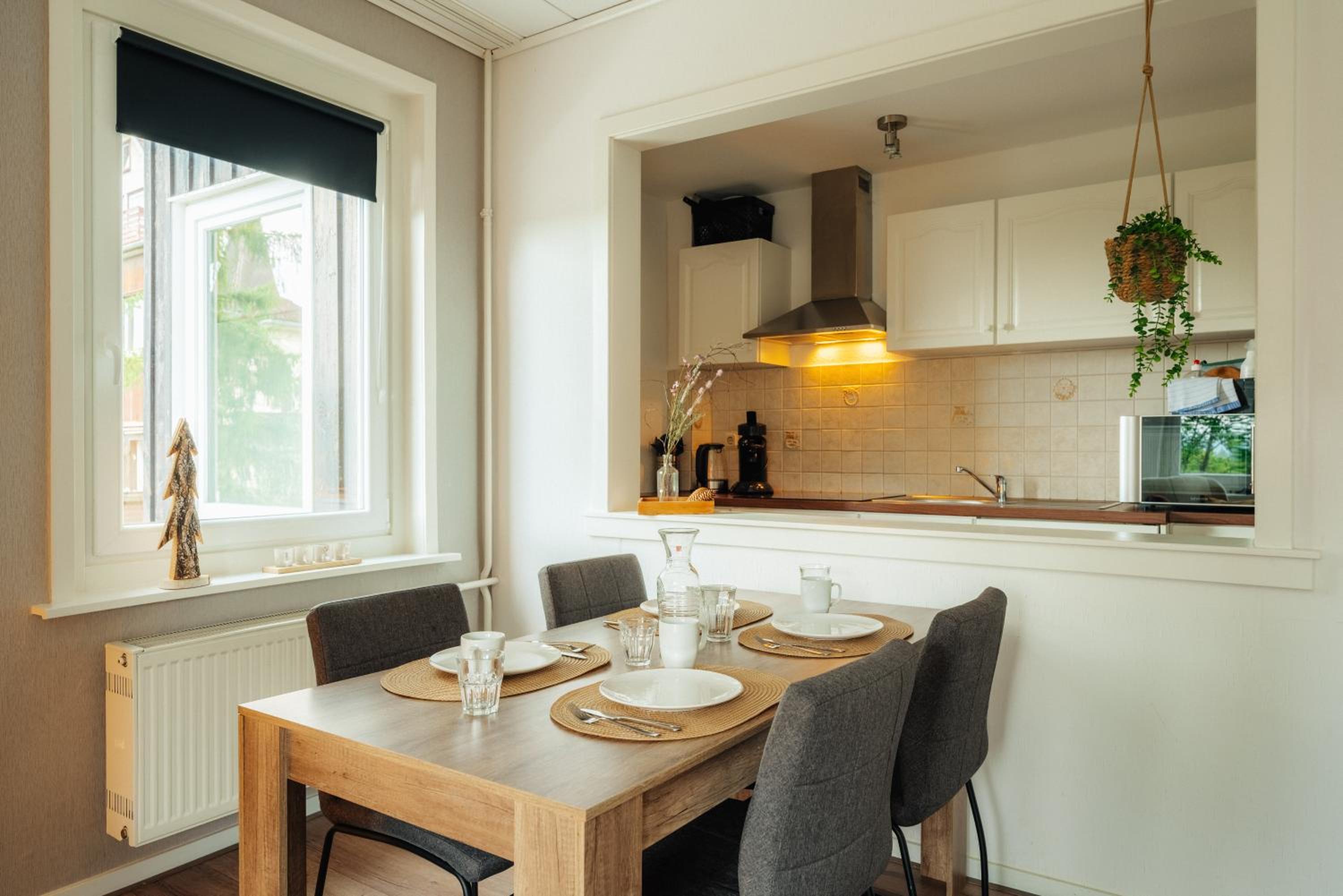Haus Sonneck - Apartmenthaus - Sonnenterrasse mit Grill - 1-8 Personen - ruhige Lage mit Blick über Braunlage
