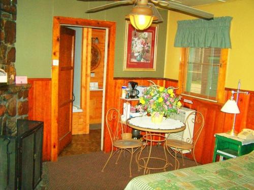 Golden Bear Cottages