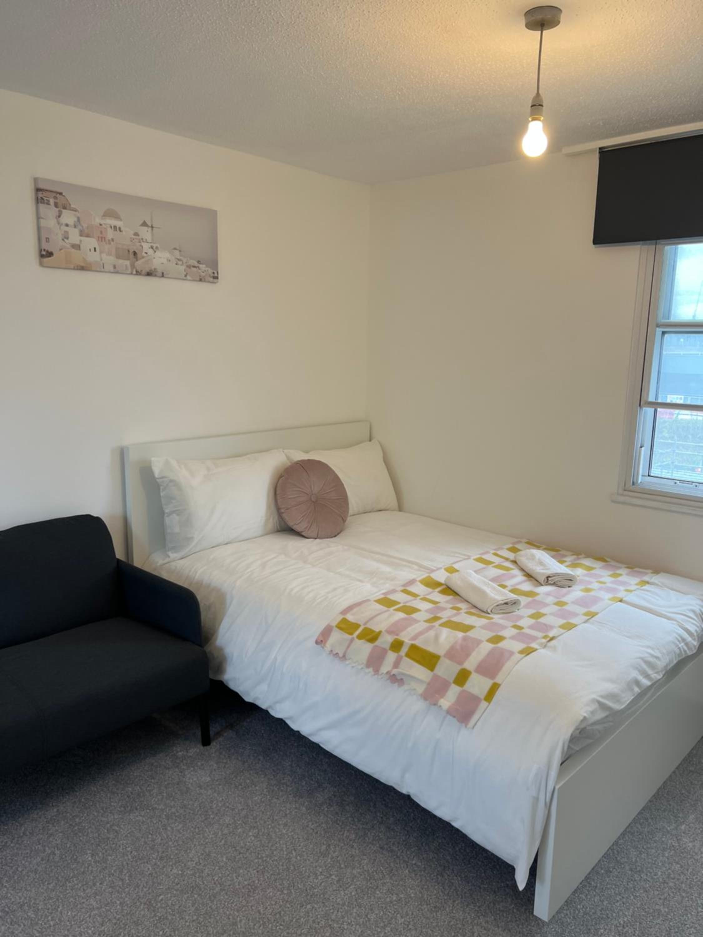 Lovely Entire Flat with Private Balcony in Euston-Central London
