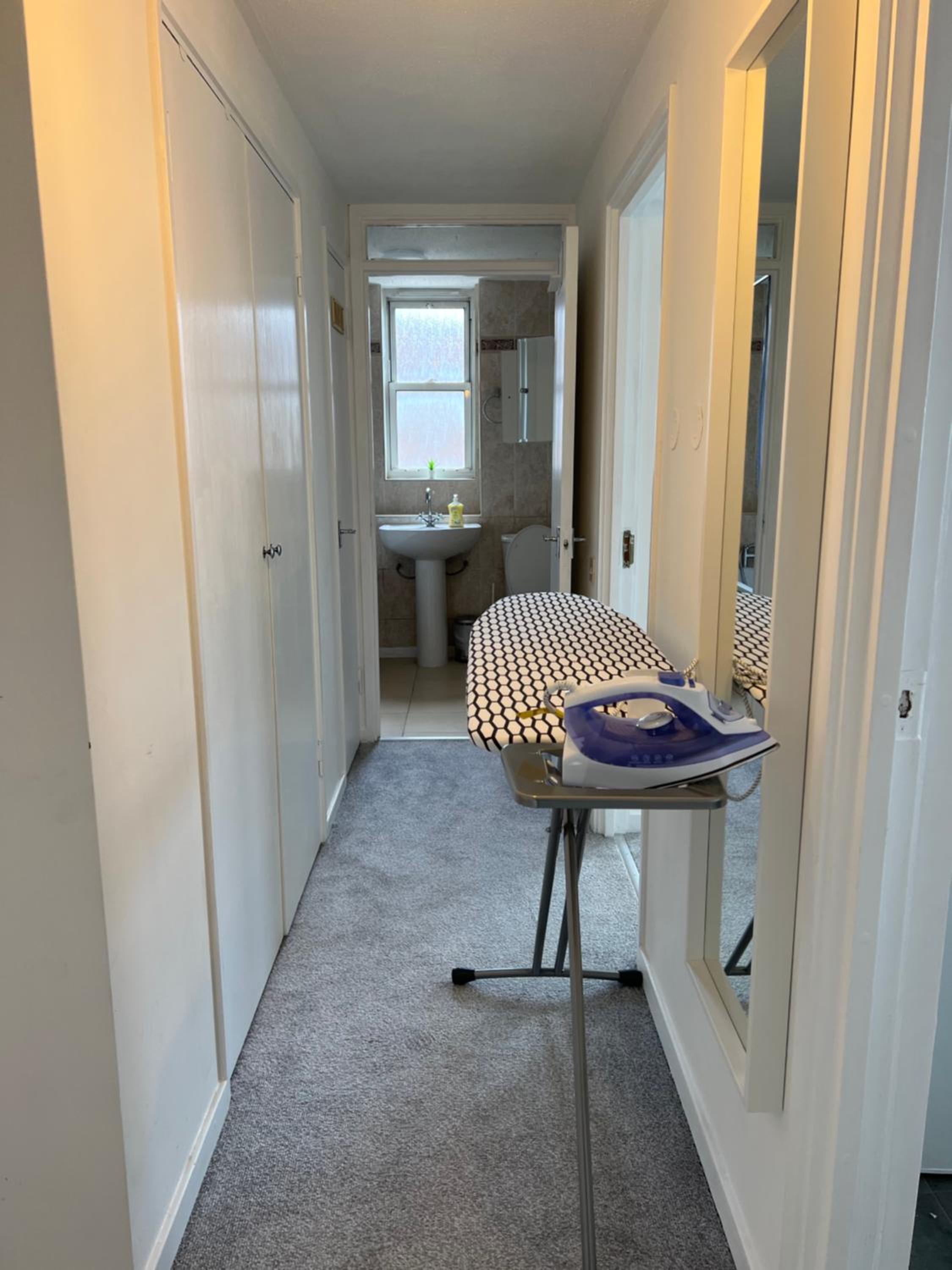Lovely Entire Flat with Private Balcony in Euston-Central London