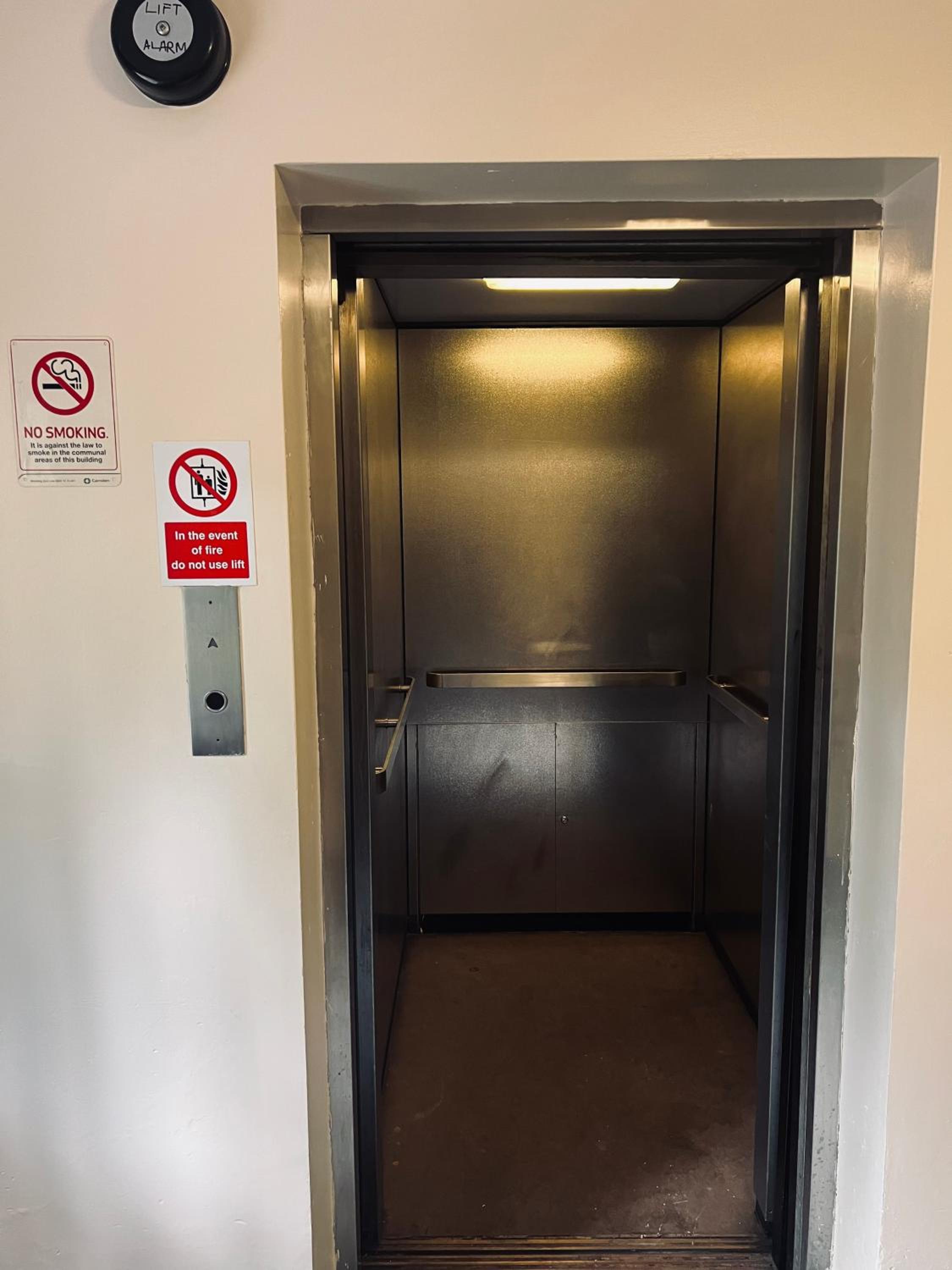 Lovely Entire Flat with Private Balcony in Euston-Central London
