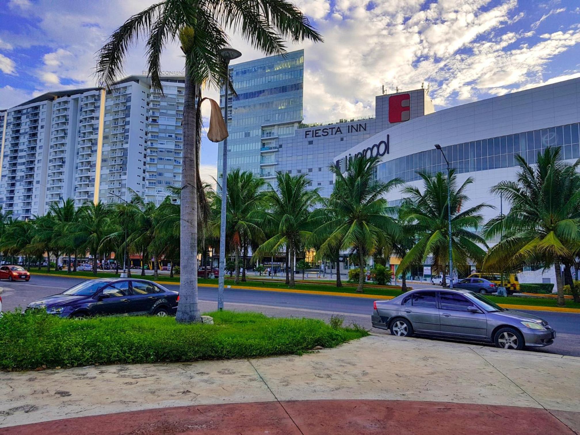 NEW Tropical Poolside Apt Hotel Zone