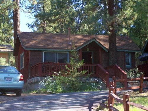 Golden Bear Cottages