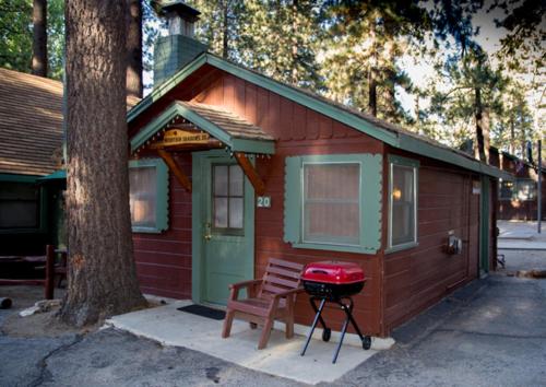 Golden Bear Cottages