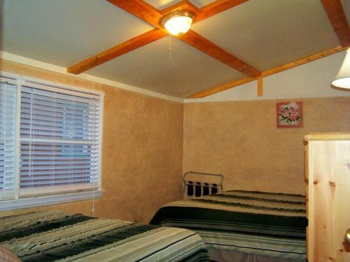 Golden Bear Cottages