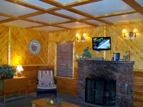 Golden Bear Cottages