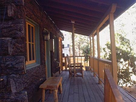 Golden Bear Cottages