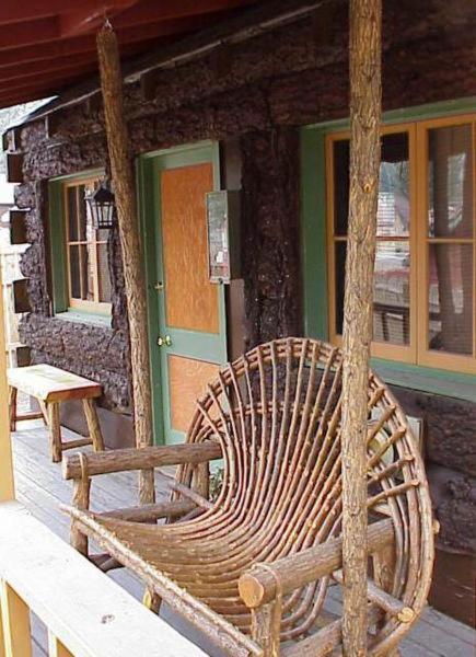 Golden Bear Cottages