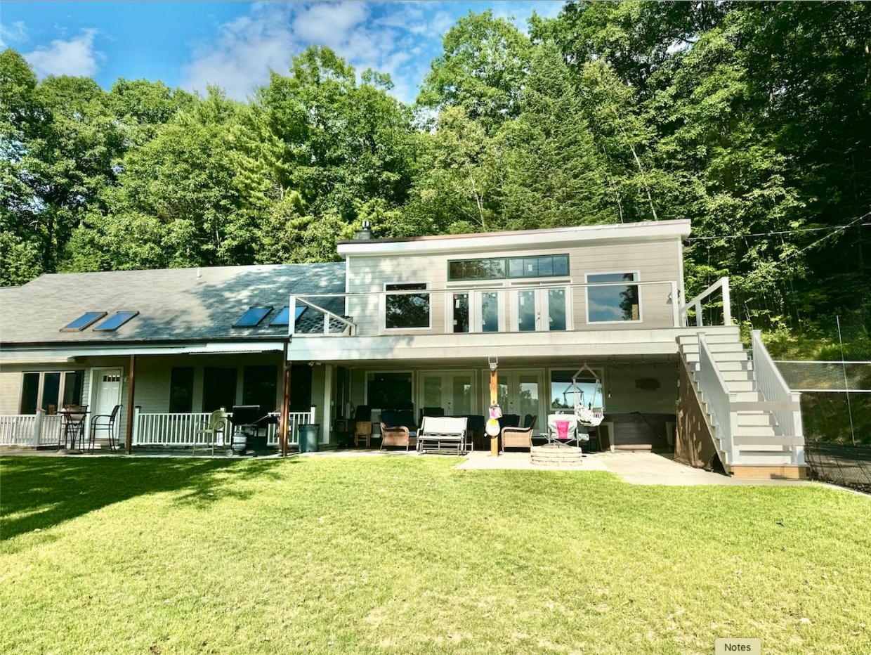 Relaxing 4BR Mountain View Retreat Family and Pet-Friendly with Hot Tub, Fire Pit, Basketball, Volleyball Court, Hammock, Spacious Patio, Indoor & Outdoor  view 4