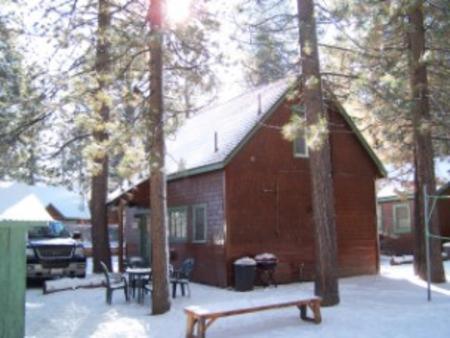 Golden Bear Cottages