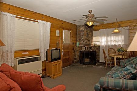 Golden Bear Cottages