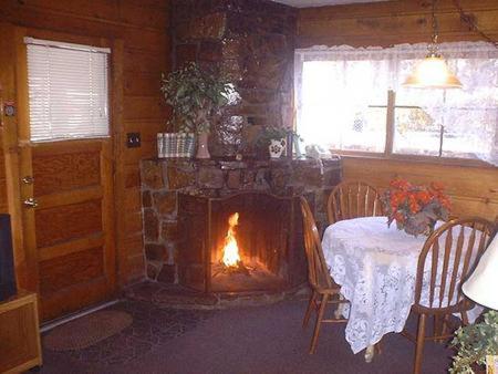 Golden Bear Cottages