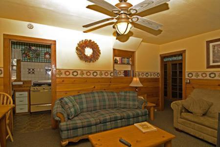 Golden Bear Cottages