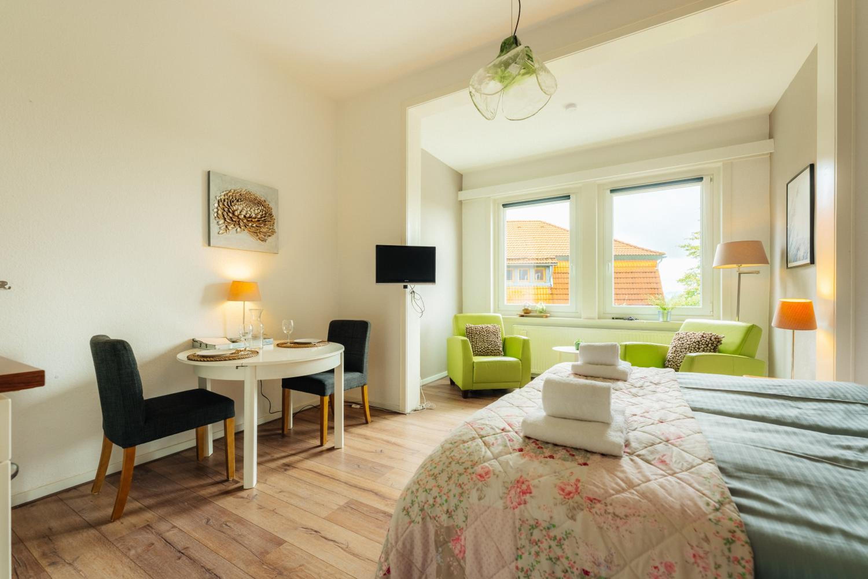 Haus Sonneck - Apartmenthaus - Sonnenterrasse mit Grill - 1-8 Personen - ruhige Lage mit Blick über Braunlage