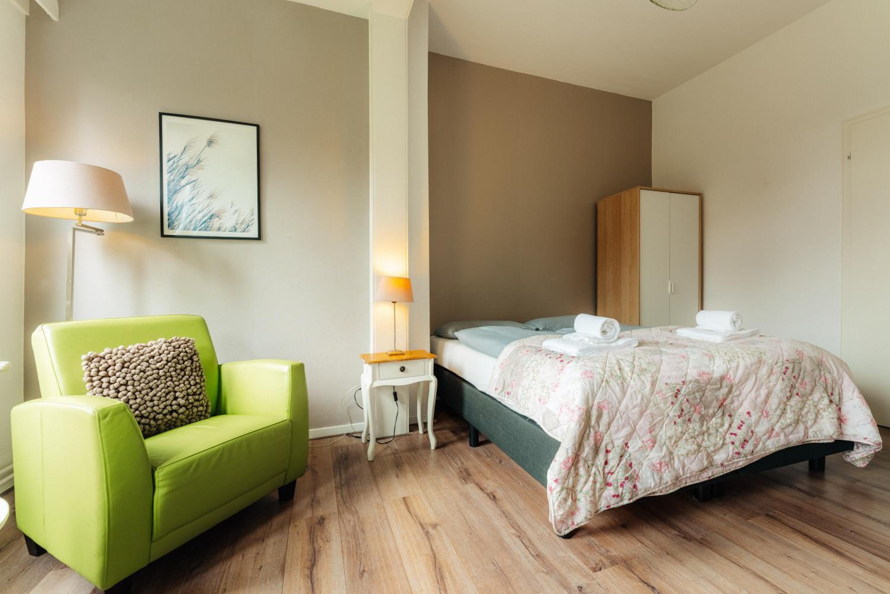 Haus Sonneck - Apartmenthaus - Sonnenterrasse mit Grill - 1-8 Personen - ruhige Lage mit Blick über Braunlage