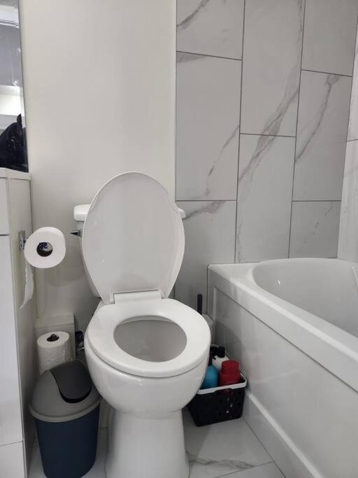 Modern 2 Bedroom Basement Suite Chappelle Edmonton
