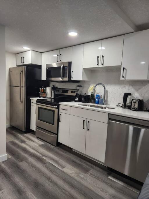 Modern 2 Bedroom Basement Suite Chappelle Edmonton