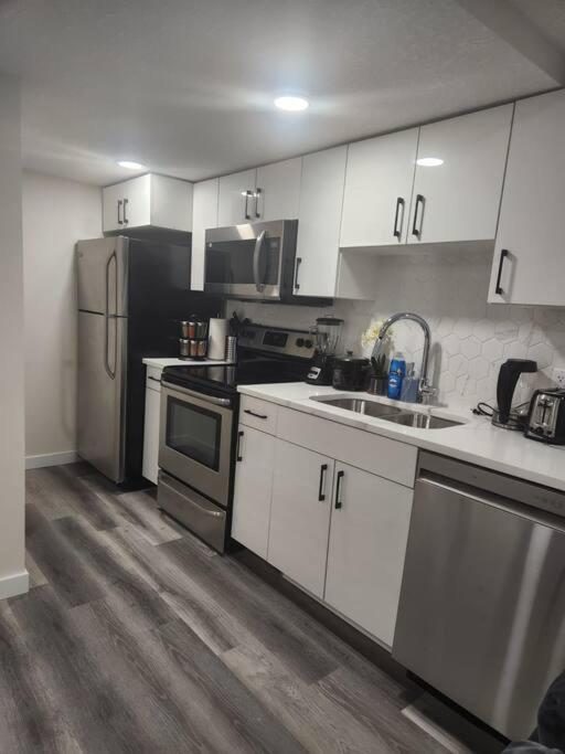 Modern 2 Bedroom Basement Suite Chappelle Edmonton