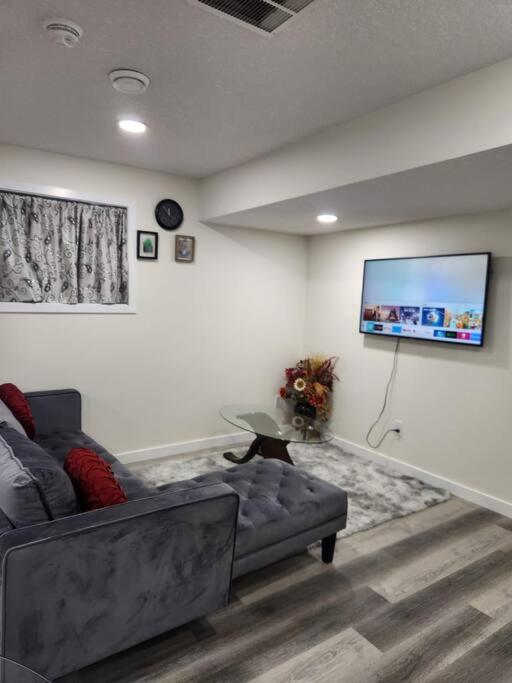 Modern 2 Bedroom Basement Suite Chappelle Edmonton