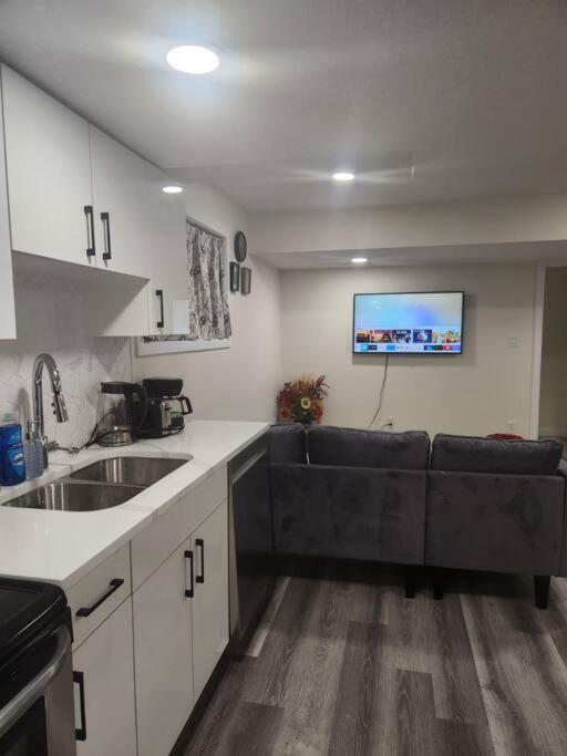 Modern 2 Bedroom Basement Suite Chappelle Edmonton