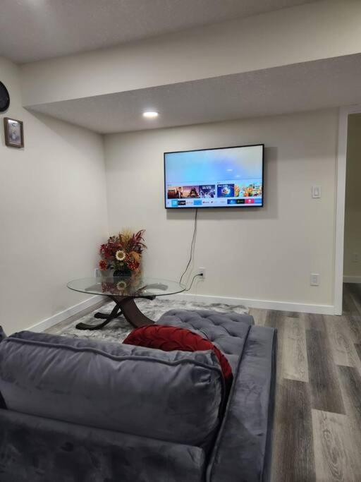 Modern 2 Bedroom Basement Suite Chappelle Edmonton