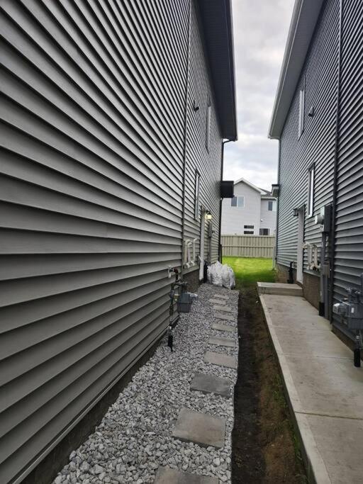 Modern 2 Bedroom Basement Suite Chappelle Edmonton