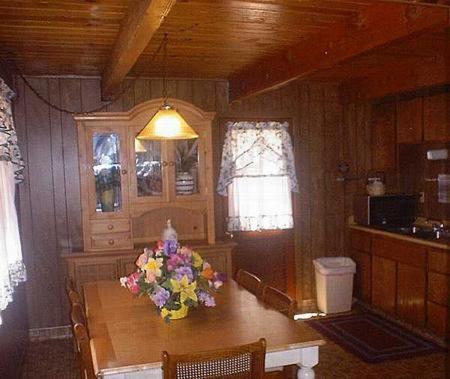 Golden Bear Cottages