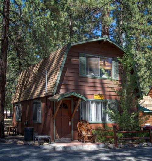 Golden Bear Cottages