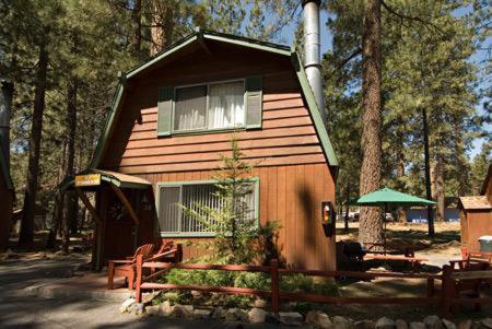 Golden Bear Cottages
