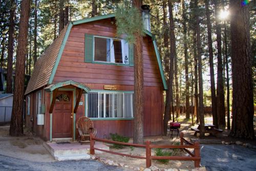 Golden Bear Cottages