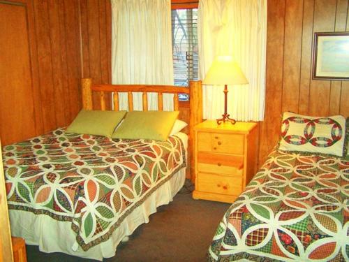 Golden Bear Cottages