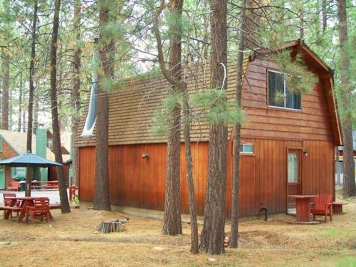 Golden Bear Cottages