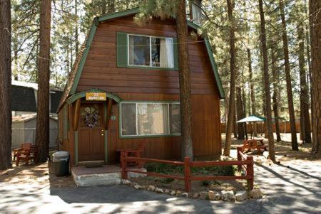 Golden Bear Cottages