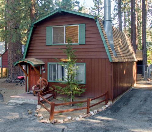 Golden Bear Cottages