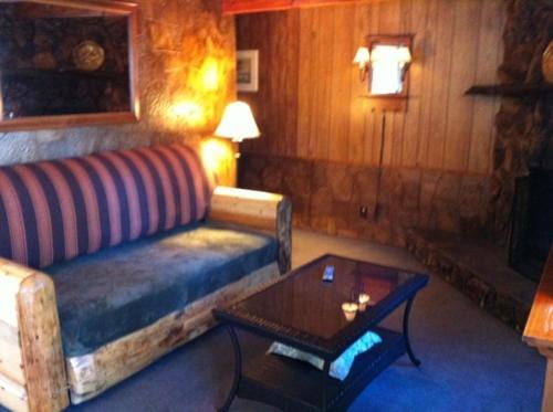 Golden Bear Cottages