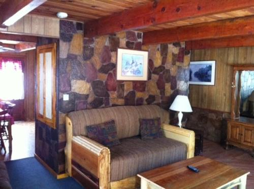 Golden Bear Cottages