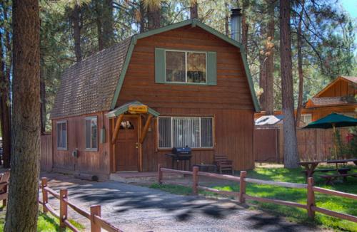 Golden Bear Cottages