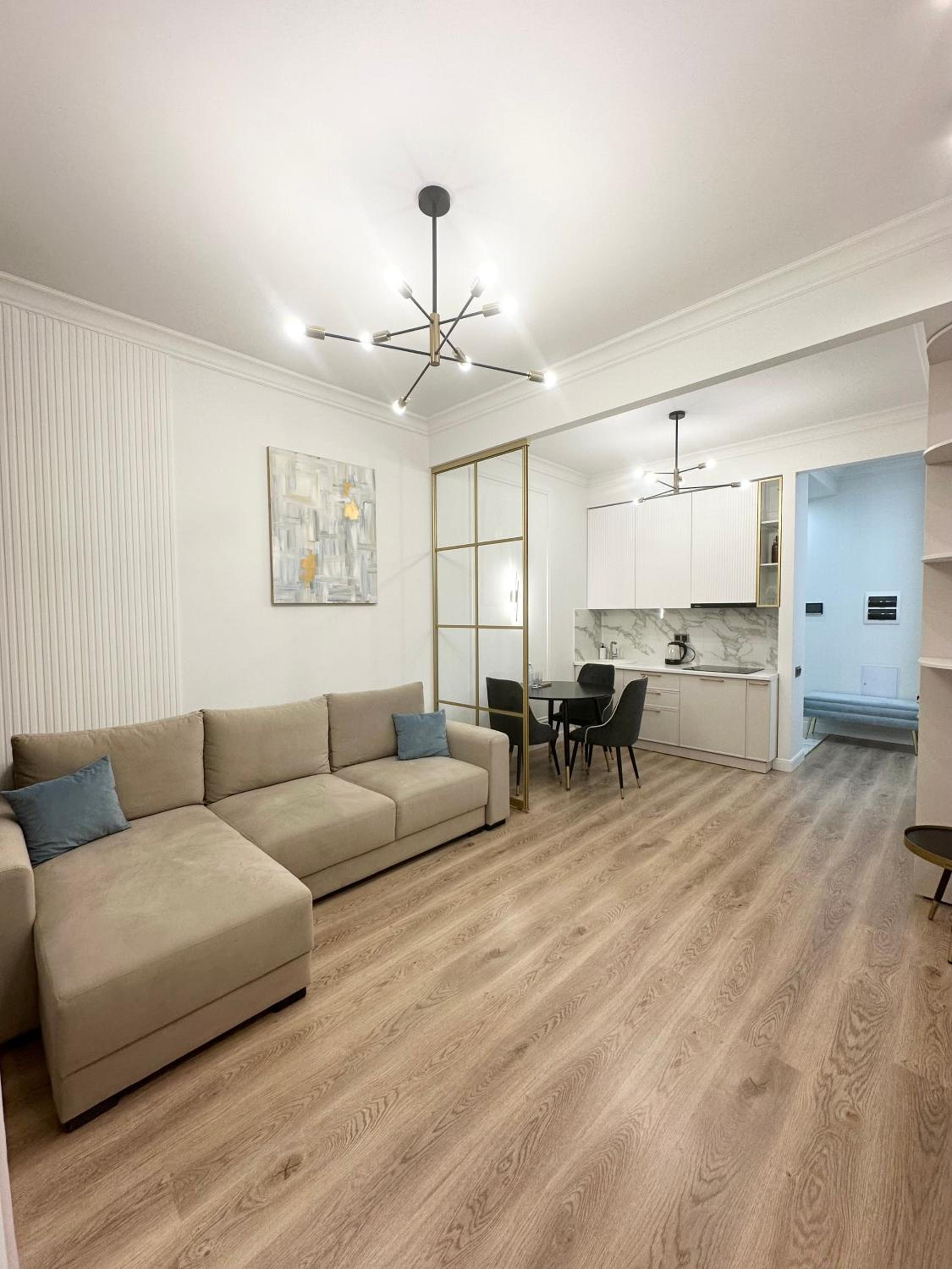 AMIR Apartments