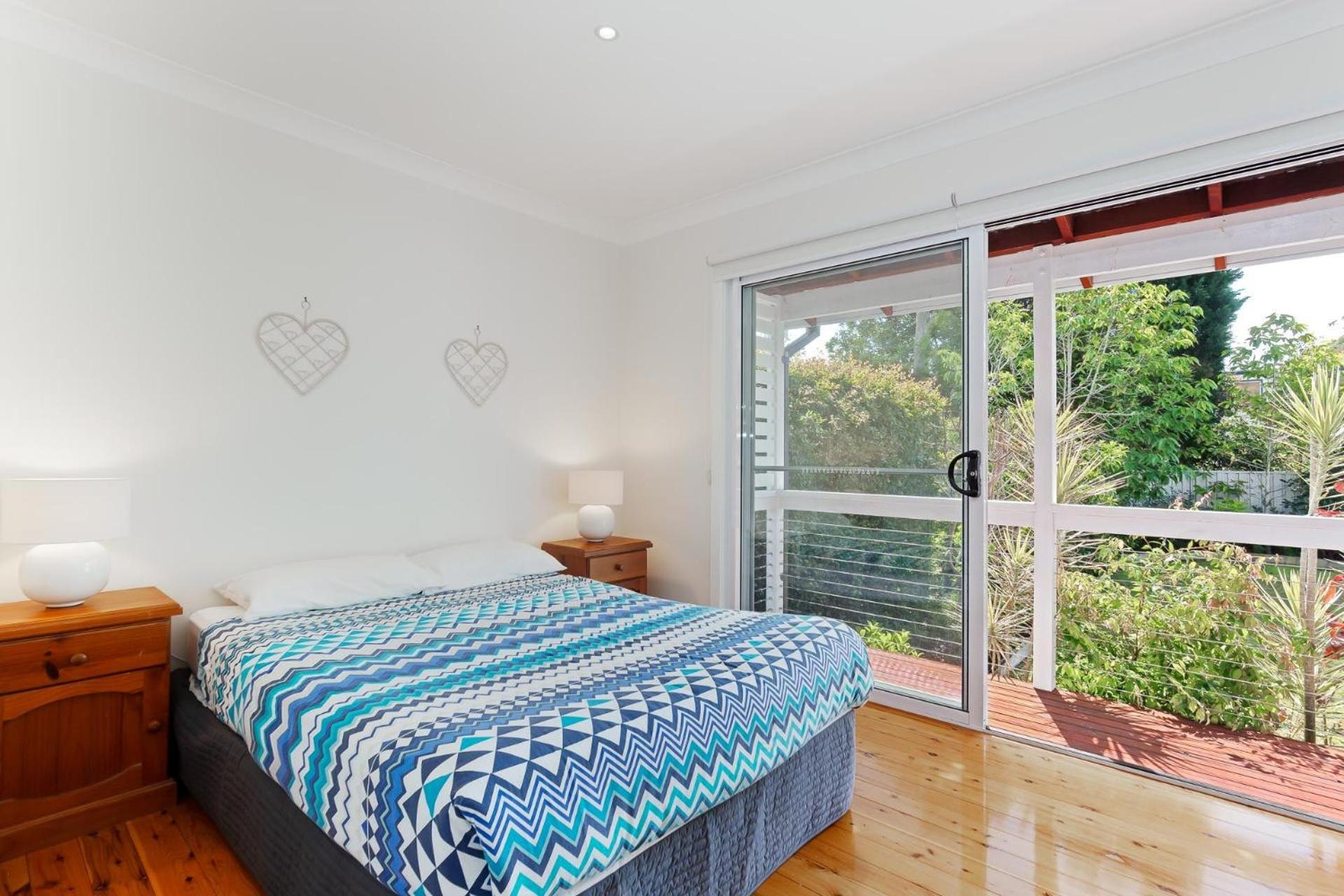 Rubys Retreat, 44 Achilles Street - pet friendly, aircon, wifi & boat parking